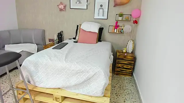 Snapshot of afrodita_martinez chatting on 02-19-25, 02:44 afrodita martinez online show from 02-19-25, 02:44