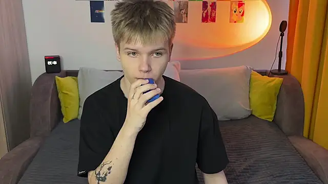 Snapshot of metratok chatting on 03-03-26, 03:41 metratok online show from 03-03-26, 03:41