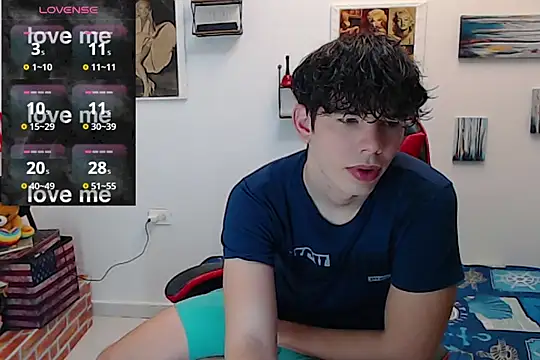 Snapshot of Angelo-cianuro- chatting on 09-10-25, 09:47 Angelo-cianuro- online show from 09-10-25, 09:47