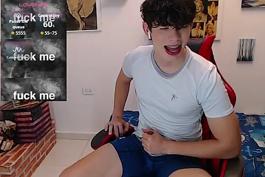 Snapshot of Angelo-cianuro- chatting on 09-25-25, 10:27 Angelo-cianuro- online show from 09-25-25, 10:27