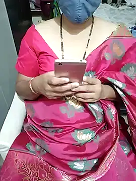 Snapshot of aliseanu chatting on 02-14-25, 01:02 aliseanu online show from 02-14-25, 01:02
