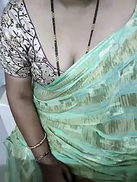 Snapshot of aliseanu chatting on 09-17-25, 05:37 aliseanu online show from 09-17-25, 05:37