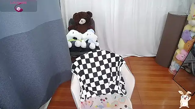 CN-Doudou online show from 10-10-25, 02:23