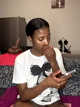 Queen-Boobylicious online show from 10-20-25, 07:36