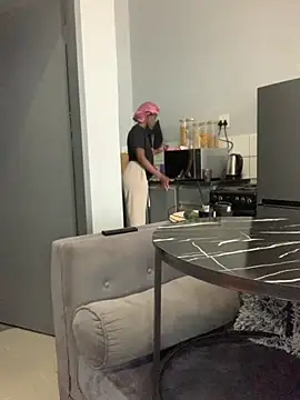 Queen-Boobylicious online show from 09-11-25, 09:53