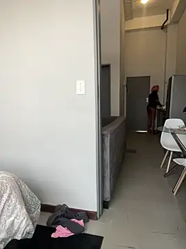 Queen-Boobylicious online show from 10-27-25, 08:15