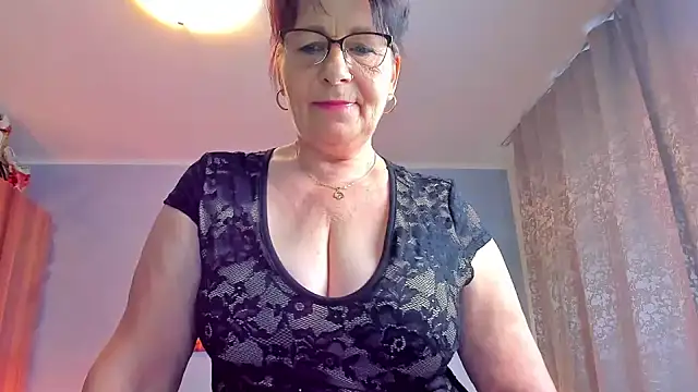 Snapshot of sweetangell69_ chatting on 07-26-26, 03:24 sweetangell69 online show from 07-26-26, 03:24