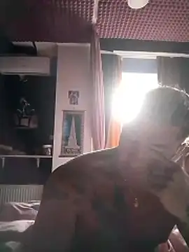 Snapshot of Lovely_milk chatting on 10-27-25, 11:22 Lovely milk online show from 10-27-25, 11:22