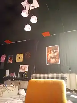 Snapshot of Lovely_milk chatting on 03-11-25, 08:20 Lovely milk online show from 03-11-25, 08:20