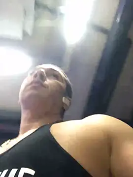 Snapshot of Lovely_milk chatting on 03-11-25, 01:23 Lovely milk online show from 03-11-25, 01:23