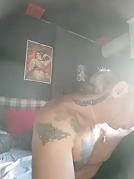 Snapshot of Lovely_milk chatting on 03-08-25, 01:57 Lovely milk online show from 03-08-25, 01:57