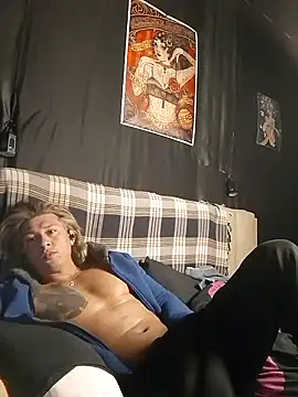 Snapshot of Lovely_milk chatting on 03-08-25, 11:07 Lovely milk online show from 03-08-25, 11:07