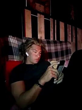 Snapshot of Lovely_milk chatting on 10-20-25, 07:58 Lovely milk online show from 10-20-25, 07:58