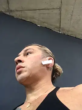 Snapshot of Lovely_milk chatting on 03-12-25, 12:57 Lovely milk online show from 03-12-25, 12:57