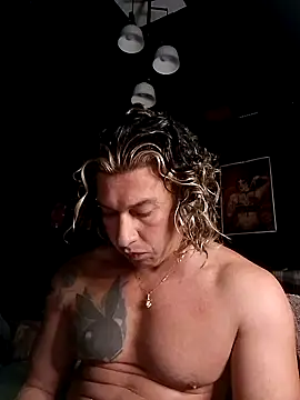 Snapshot of Lovely_milk chatting on 03-15-25, 06:54 Lovely milk online show from 03-15-25, 06:54