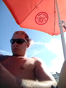 Snapshot of Lovely_milk chatting on 10-17-25, 09:12 Lovely milk online show from 10-17-25, 09:12