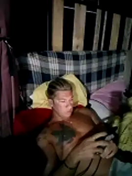 Snapshot of Lovely_milk chatting on 10-31-25, 09:00 Lovely milk online show from 10-31-25, 09:00