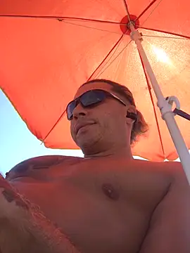 Snapshot of Lovely_milk chatting on 09-11-25, 07:41 Lovely milk online show from 09-11-25, 07:41