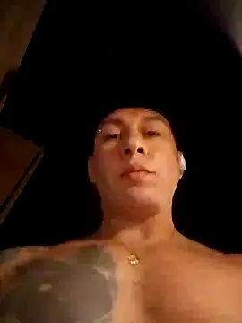 Snapshot of Lovely_milk chatting on 03-15-25, 03:37 Lovely milk online show from 03-15-25, 03:37