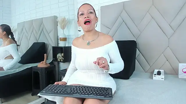 Snapshot of Kasandra_Gomez chatting on 10-14-25, 12:50 Kasandra Gomez online show from 10-14-25, 12:50
