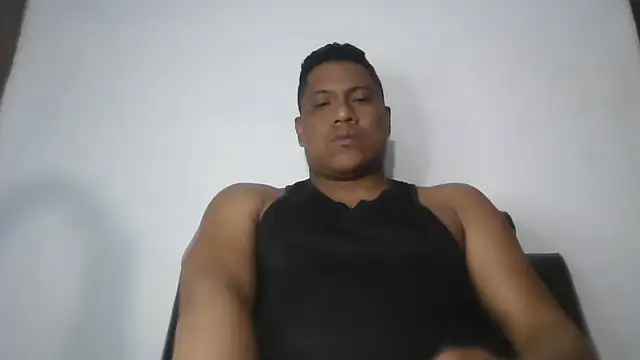 Snapshot of latinblack01 chatting on 10-31-25, 05:15 latinblack01 online show from 10-31-25, 05:15