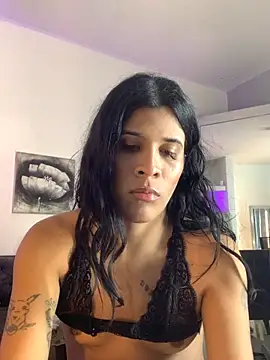 Snapshot of La_Perversa69 chatting on 09-19-25, 08:18 La Perversa69 online show from 09-19-25, 08:18