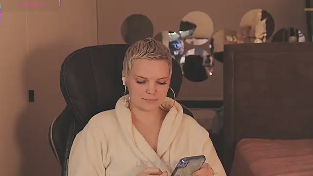 LikaBerry1 online show from 11-30-25, 12:06