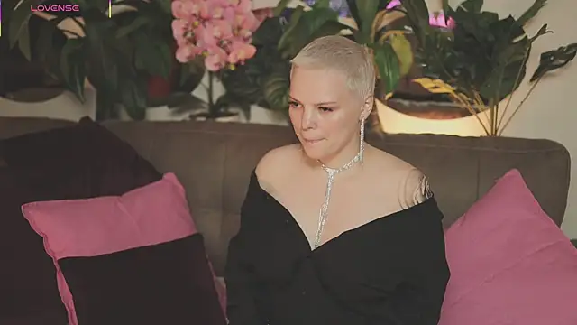 LikaBerry1 online show from 10-23-25, 03:38