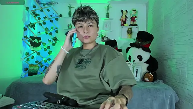 ZuryRamirez  online show from 10-06-25, 09:04