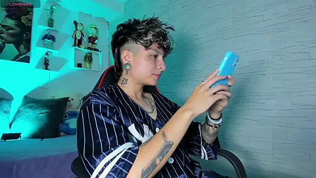 ZuryRamirez  online show from 11-10-25, 08:58