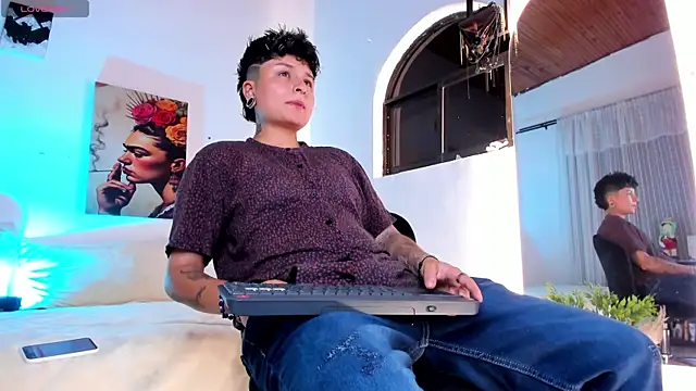 ZuryRamirez  online show from 07-10-26, 12:10