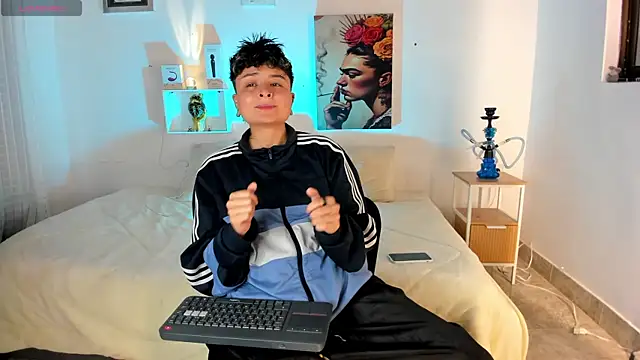 ZuryRamirez  online show from 07-12-26, 08:09