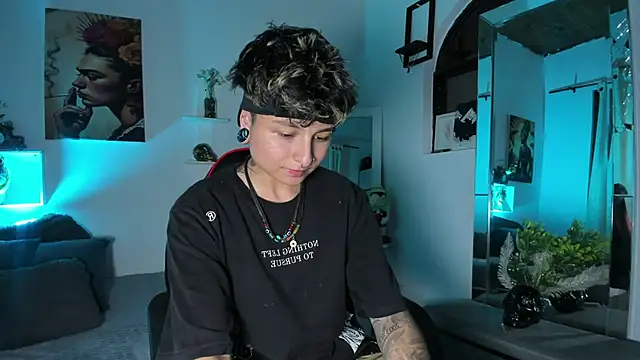 ZuryRamirez  online show from 11-30-25, 07:14
