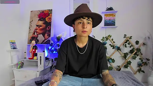ZuryRamirez  online show from 02-23-25, 06:12