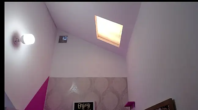 hanha rossee online show from 12-19-24, 02:13