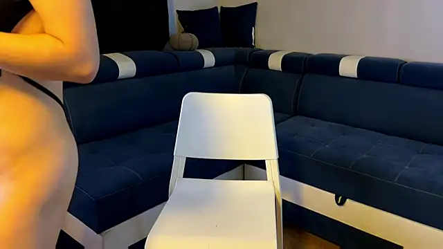 MiliExteraaa online show from 12-16-25, 01:10