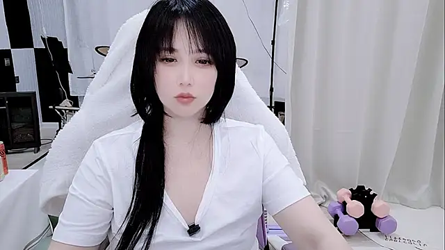 Snapshot of Vaness-a chatting on 05-15-26, 12:47 Vaness-a online show from 05-15-26, 12:47