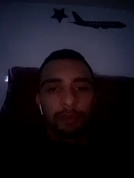 Snapshot of Hazembahloul chatting on 11-16-25, 11:30 Hazembahloul online show from 11-16-25, 11:30