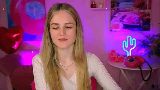 Snapshot of DeboraLarson chatting on 03-10-25, 09:56 DeboraLarson online show from 03-10-25, 09:56