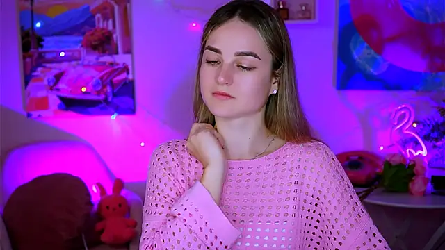 Snapshot of DeboraLarson chatting on 02-15-25, 07:27 DeboraLarson online show from 02-15-25, 07:27