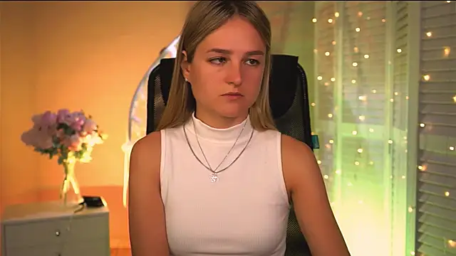 DeboraLarson online show from 04-07-26, 03:19