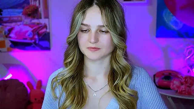 Snapshot of DeboraLarson chatting on 02-10-25, 12:52 DeboraLarson online show from 02-10-25, 12:52