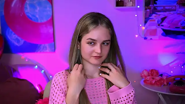 Snapshot of DeboraLarson chatting on 03-06-25, 01:48 DeboraLarson online show from 03-06-25, 01:48