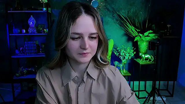 Snapshot of DeboraLarson chatting on 02-13-25, 08:17 DeboraLarson online show from 02-13-25, 08:17