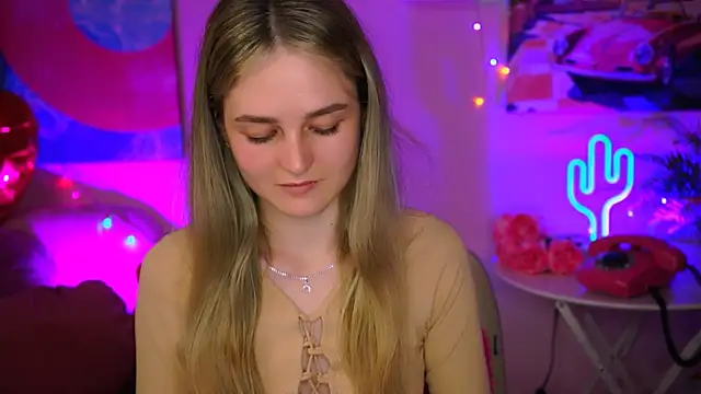 Snapshot of DeboraLarson chatting on 03-11-25, 10:29 DeboraLarson online show from 03-11-25, 10:29