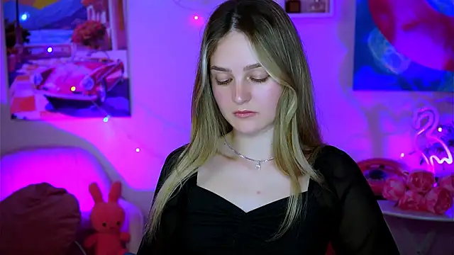 Snapshot of DeboraLarson chatting on 02-11-25, 06:40 DeboraLarson online show from 02-11-25, 06:40