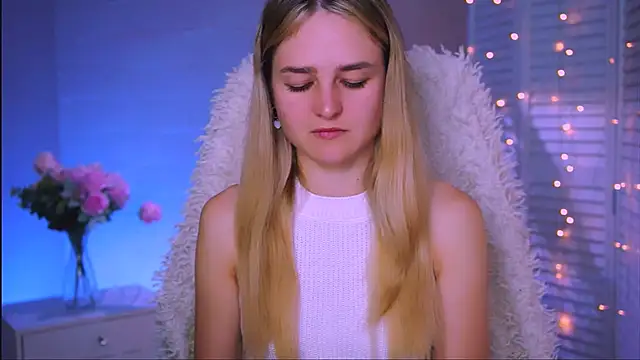 Snapshot of DeboraLarson chatting on 10-03-25, 07:10 DeboraLarson online show from 10-03-25, 07:10