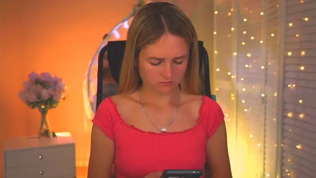 Snapshot of DeboraLarson chatting on 05-25-26, 03:06 DeboraLarson online show from 05-25-26, 03:06