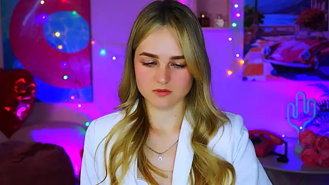 Snapshot of DeboraLarson chatting on 03-16-25, 03:47 DeboraLarson online show from 03-16-25, 03:47