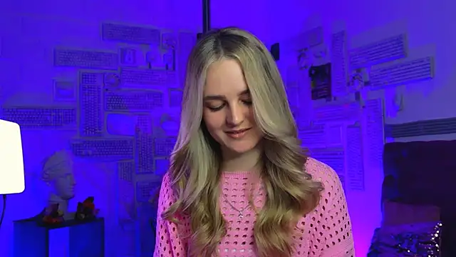 Snapshot of DeboraLarson chatting on 03-13-25, 10:21 DeboraLarson online show from 03-13-25, 10:21